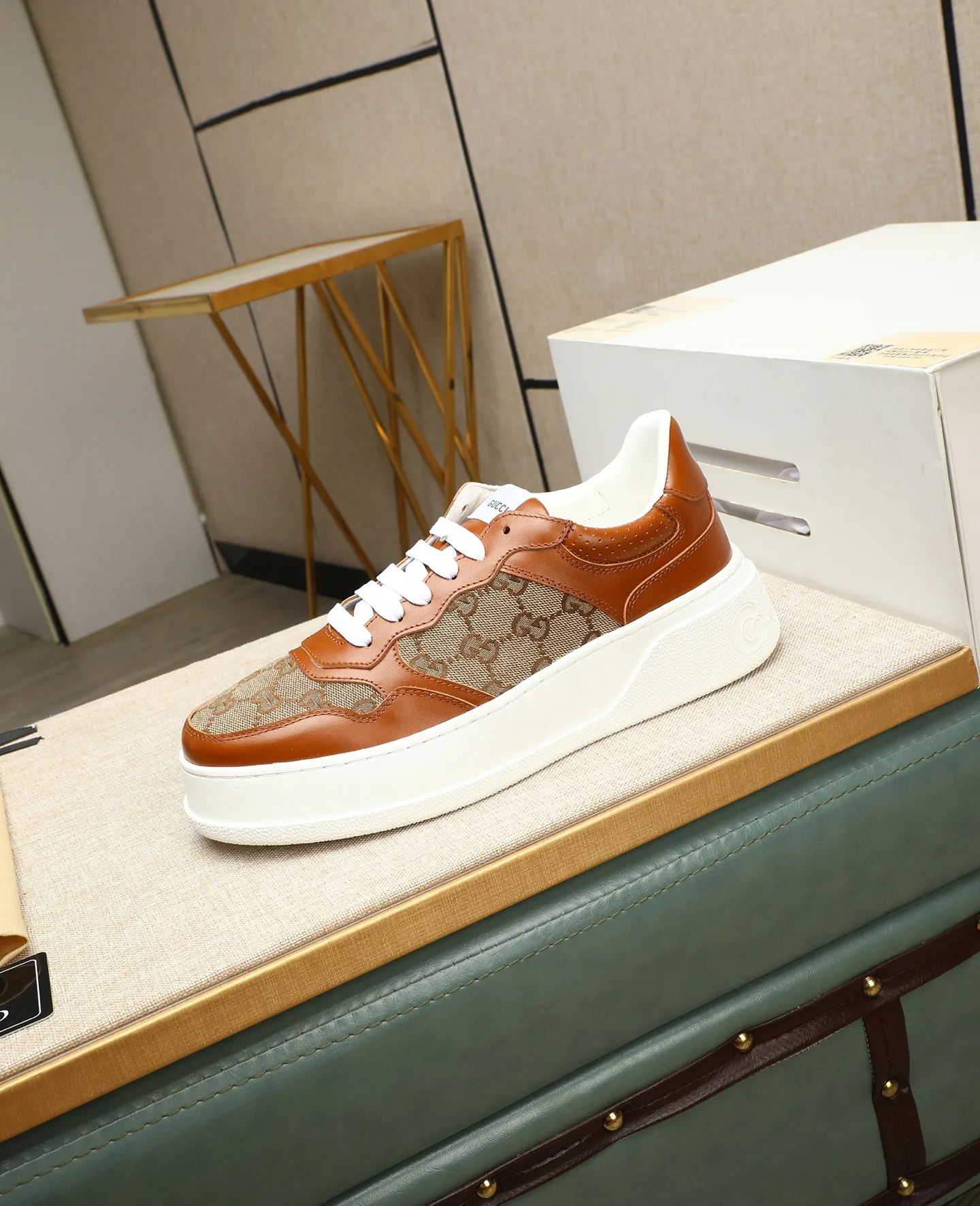 Men's shoes 💰400 GUCCI🔍🔍The latest models are on sale at the same time at the counter. Original calfskin imported from Italy, genuine leather lining, (high-end, extravagant, and classy) with exquisite workmanship. Soles: Original soles specially provided by the original factory. ⚠Exclusive double-layer movable molded soles are super comfortable⚠. Photos of the real thing🎬The real thing is better🔍🔍"High quality·Follow the order" Code number 38-44